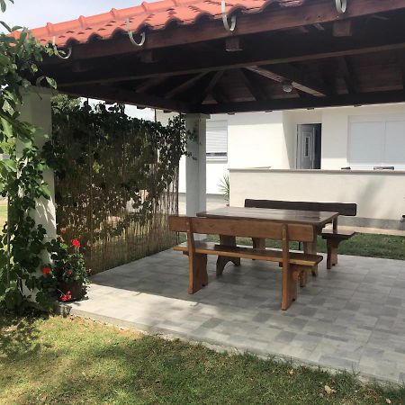 נין Holiday Home Visnja מראה חיצוני תמונה