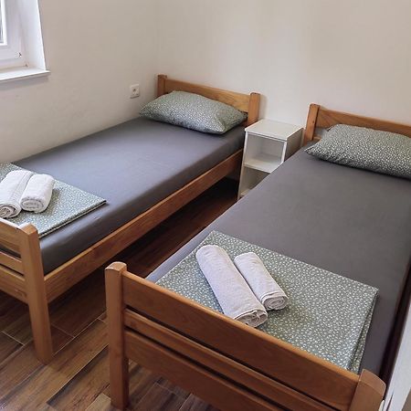 נין Holiday Home Visnja מראה חיצוני תמונה
