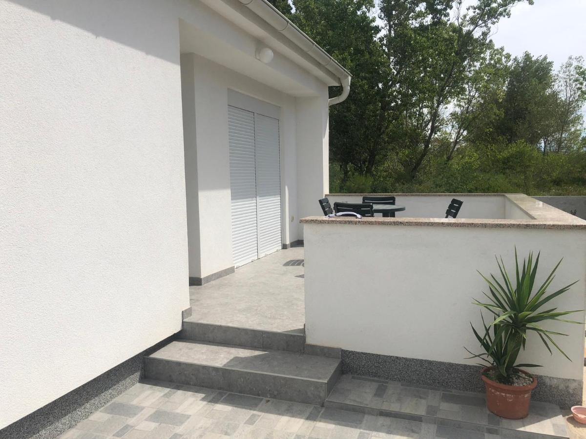 נין Holiday Home Visnja מראה חיצוני תמונה