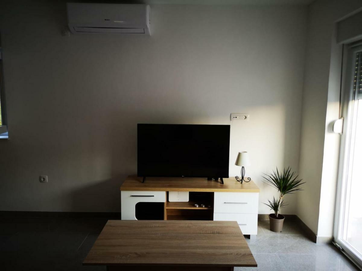 נין Holiday Home Visnja מראה חיצוני תמונה