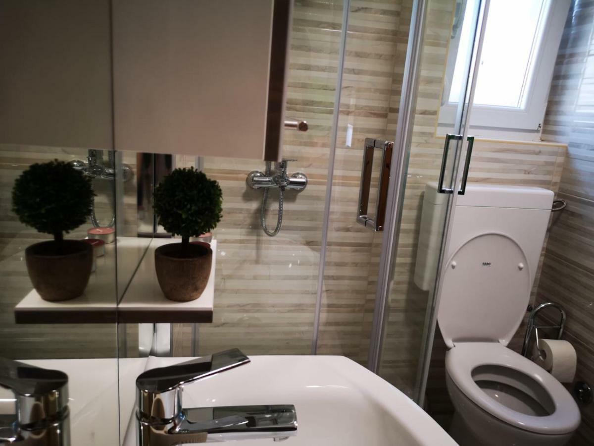 נין Holiday Home Visnja מראה חיצוני תמונה