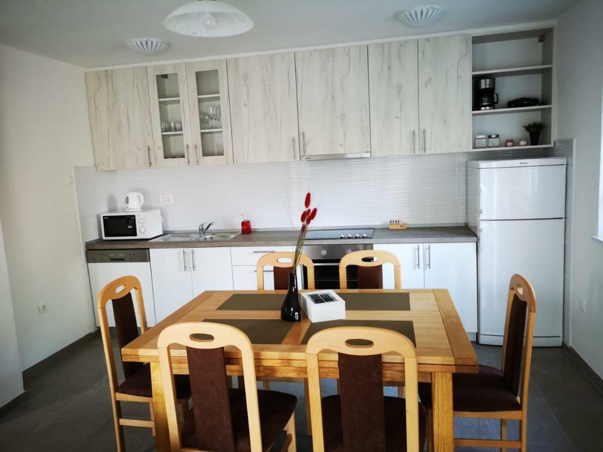 נין Holiday Home Visnja מראה חיצוני תמונה
